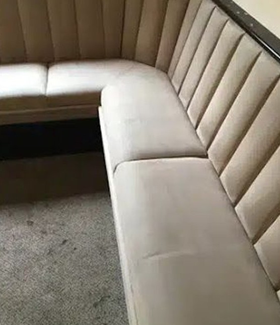 فريق تنظيف متخصص للمنازل السكنية تنظيف الكنب بالبخار وإزالة البقع في الخبر غسيل السجاد والمفروشات باحترافية تنظيف المجالس والكنب بأحدث أجهزة البخار خدمات تنظيف الستائر والمفروشات في الدمام تنظيف الأثاث المنزلي بالبخار